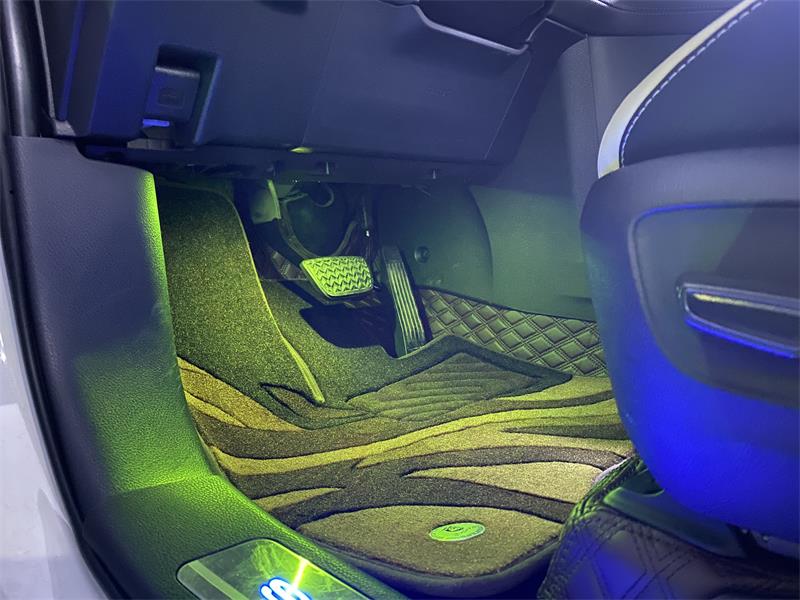 丰田塞纳座椅改装