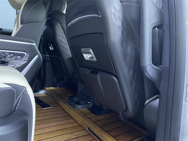 丰田塞纳内饰改装