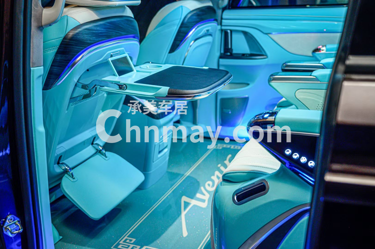 设计加装了航空座椅、沙发床、扶手冰箱等