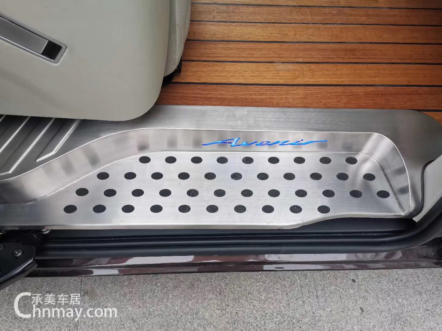 别克gl8地板升级为木地板